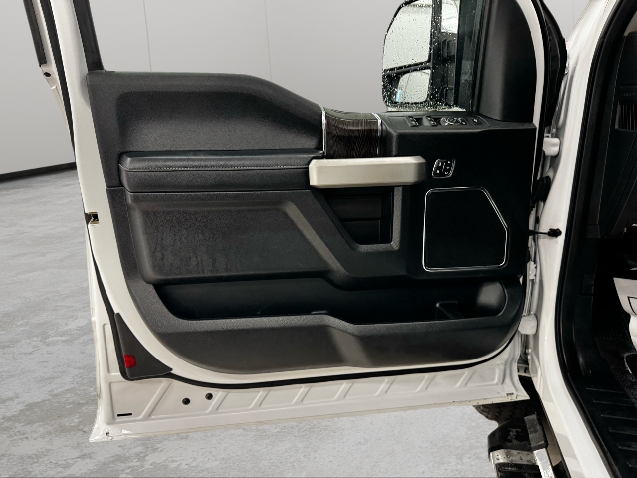 Ford Super Duty F-350 SRW Lariat 4WD SuperCab 8' Box 2021