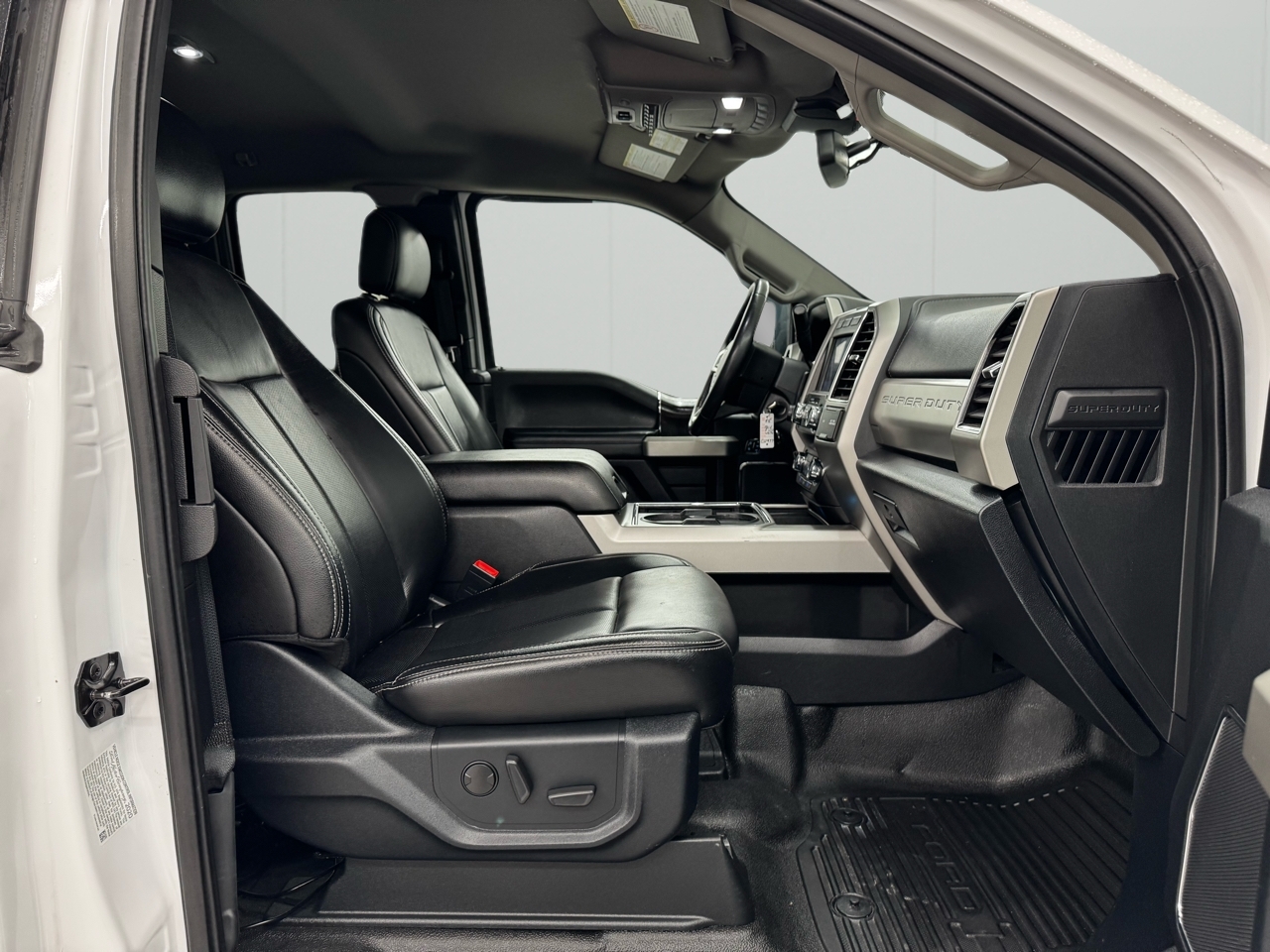 Ford Super Duty F-350 SRW Lariat 4WD SuperCab 8' Box 2021