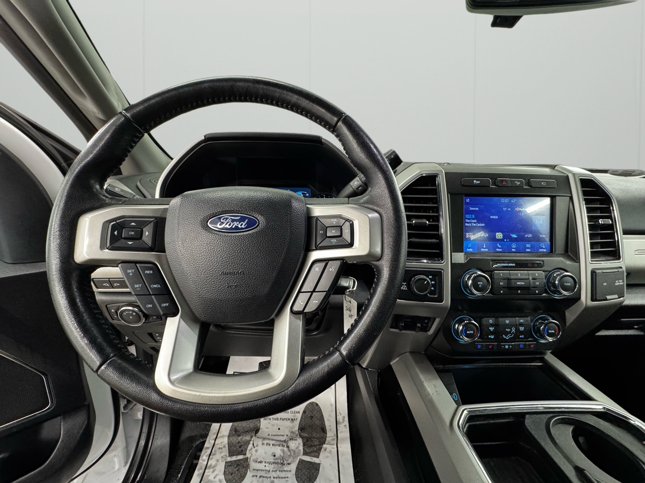 Ford Super Duty F-350 SRW Lariat 4WD SuperCab 8' Box 2021