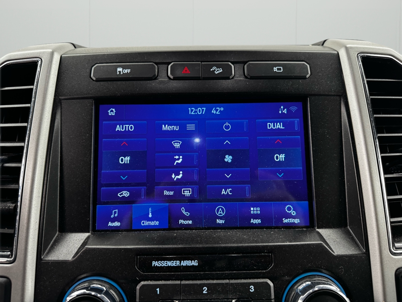 Ford Super Duty F-350 SRW Lariat 4WD SuperCab 8' Box 2021