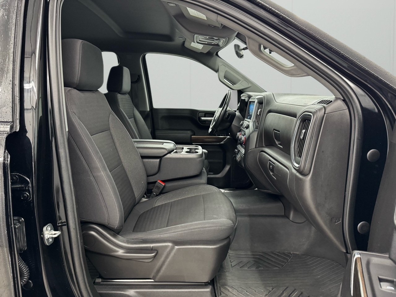 Chevrolet Silverado 1500 4WD Crew Cab 147" RST 2021