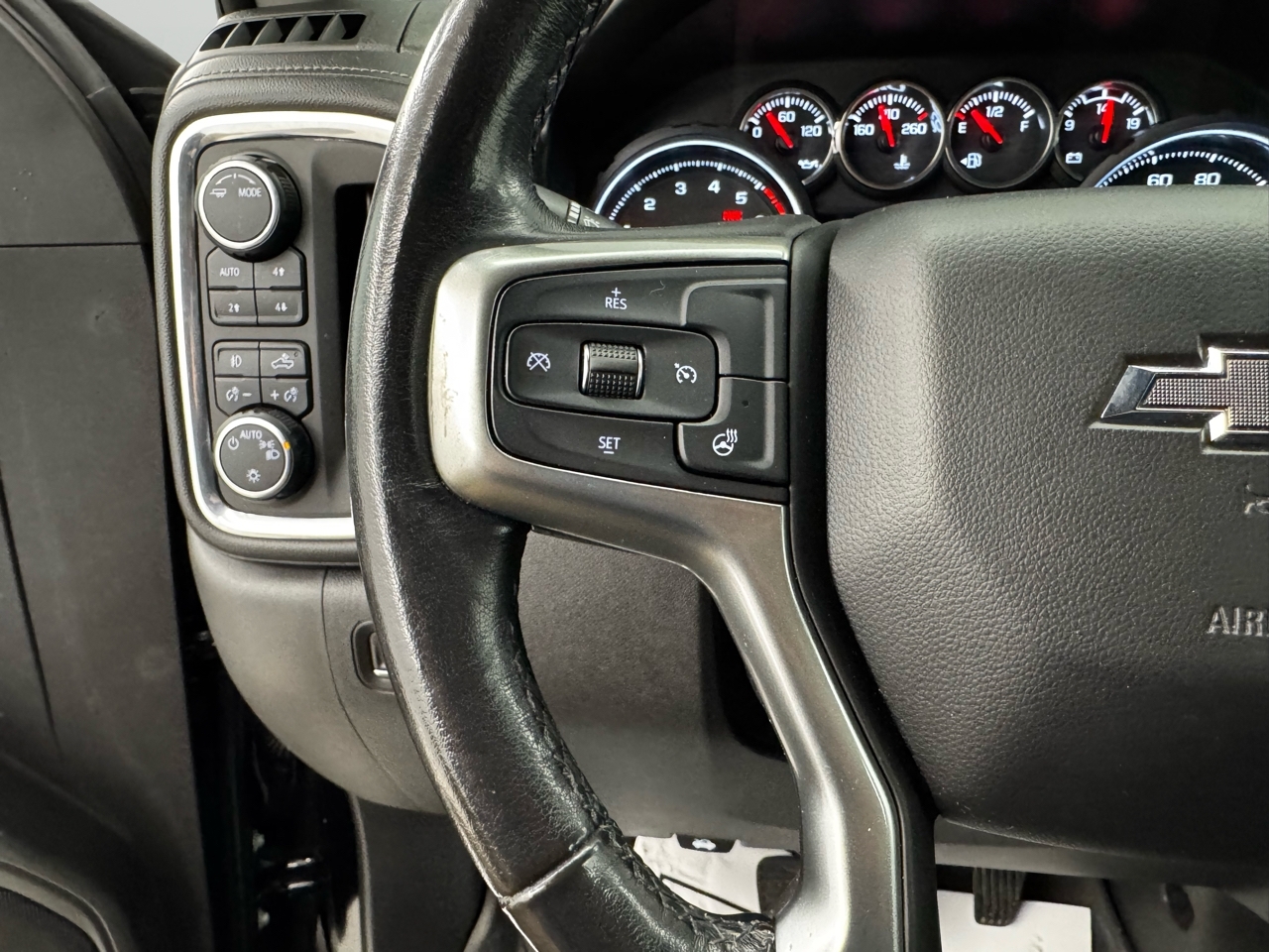 Chevrolet Silverado 1500 4WD Crew Cab 147" RST 2021