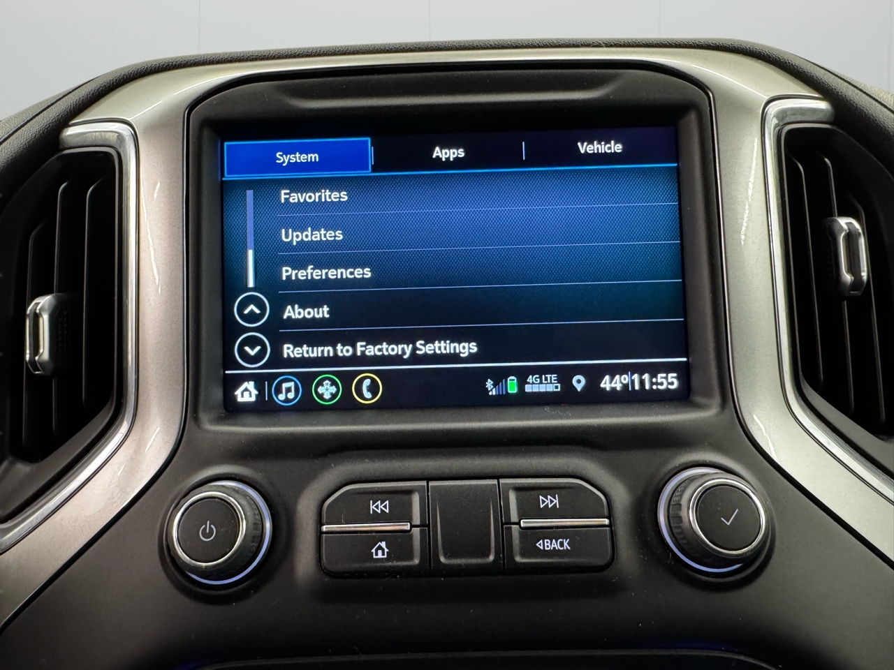 Chevrolet Silverado 1500 4WD Crew Cab 147" RST 2021