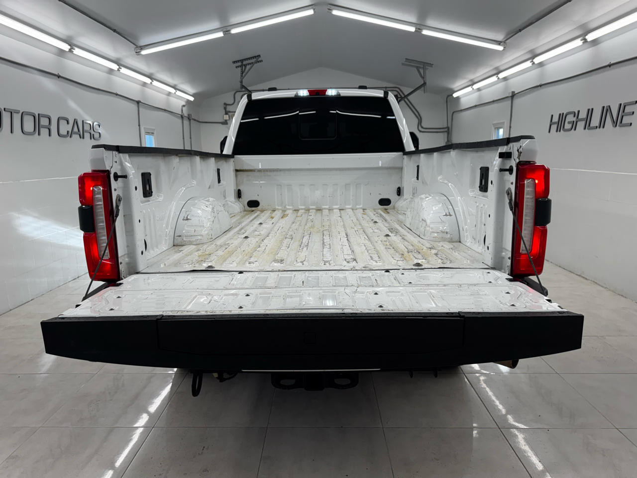 Ford Super Duty F-350 SRW Lariat 4WD SuperCab 8' Box 2023