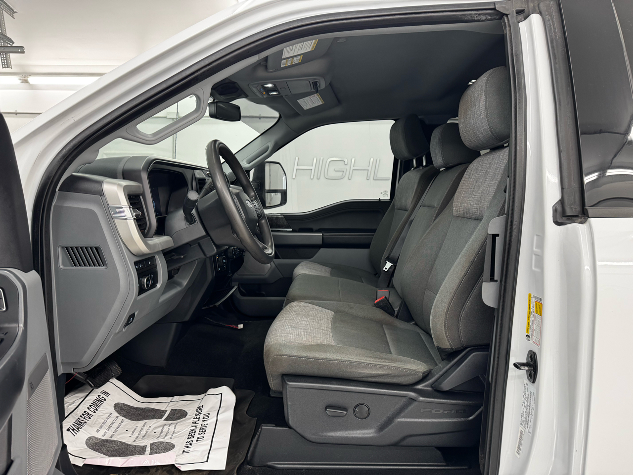 Ford Super Duty F-350 SRW Lariat 4WD SuperCab 8' Box 2023