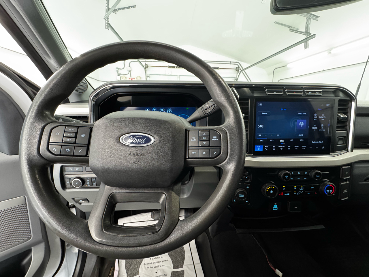 Ford Super Duty F-350 SRW Lariat 4WD SuperCab 8' Box 2023