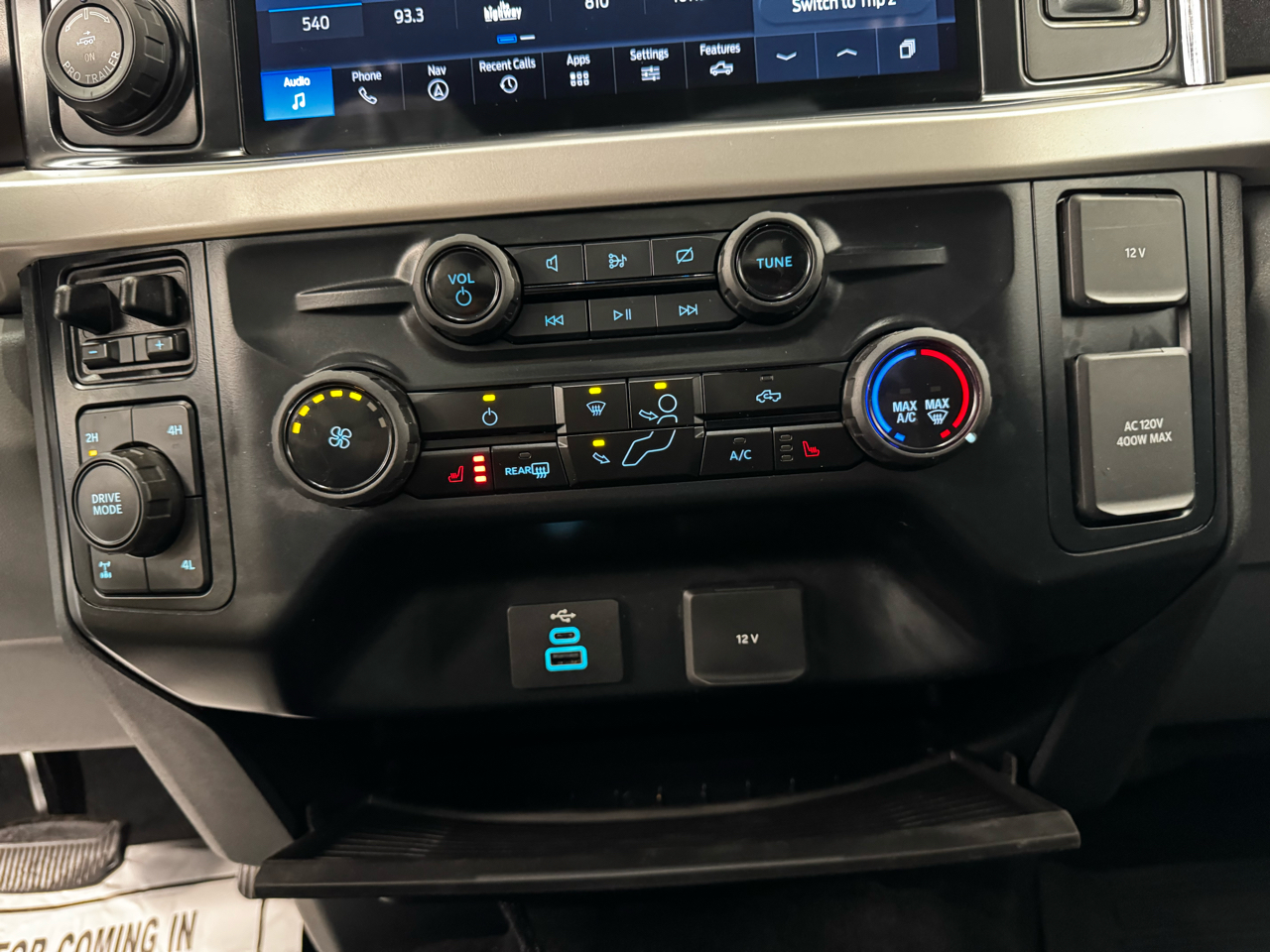 Ford Super Duty F-350 SRW Lariat 4WD SuperCab 8' Box 2023