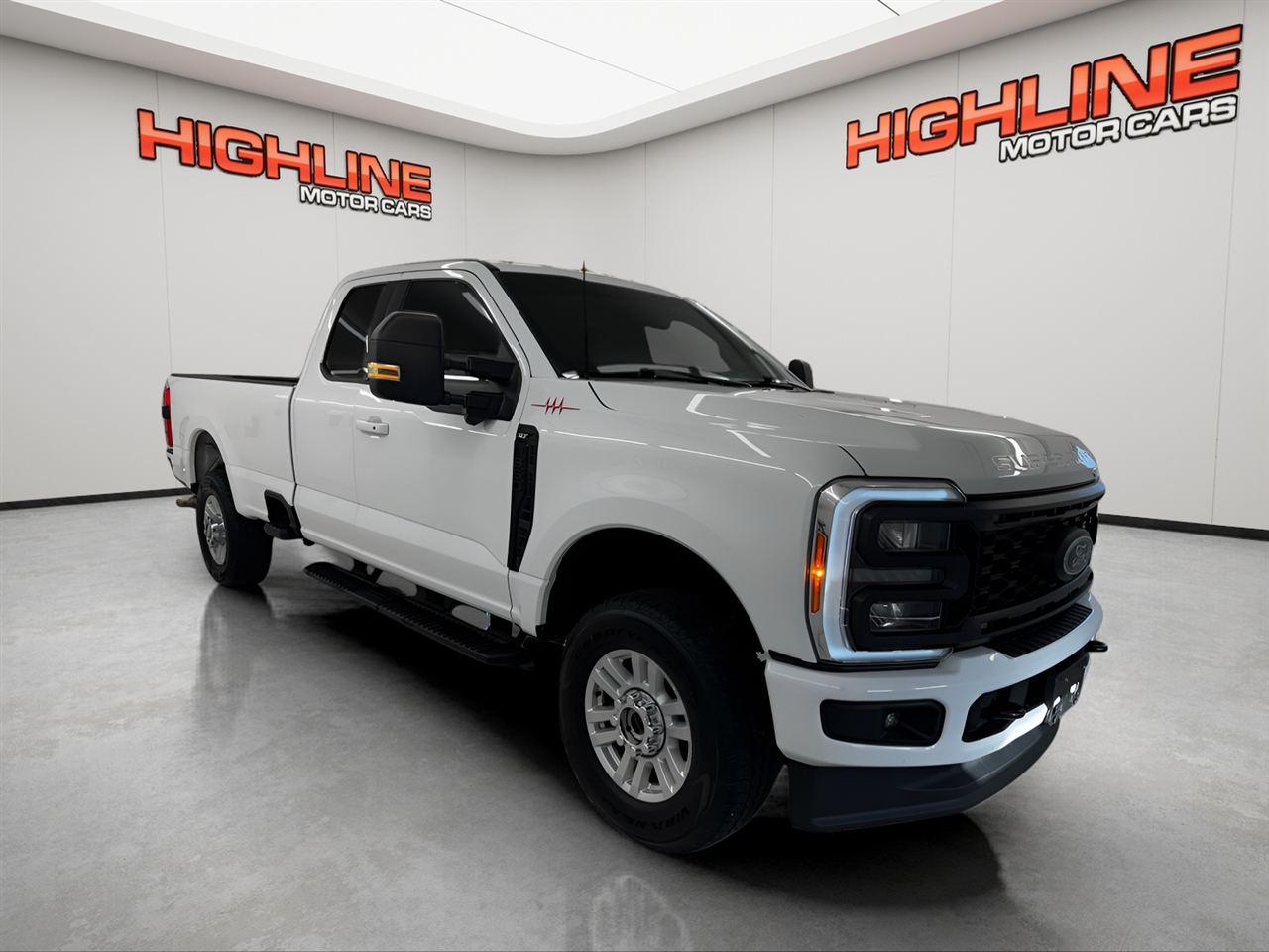 Ford Super Duty F-350 SRW XLT 4WD SuperCab 8' Box 2023