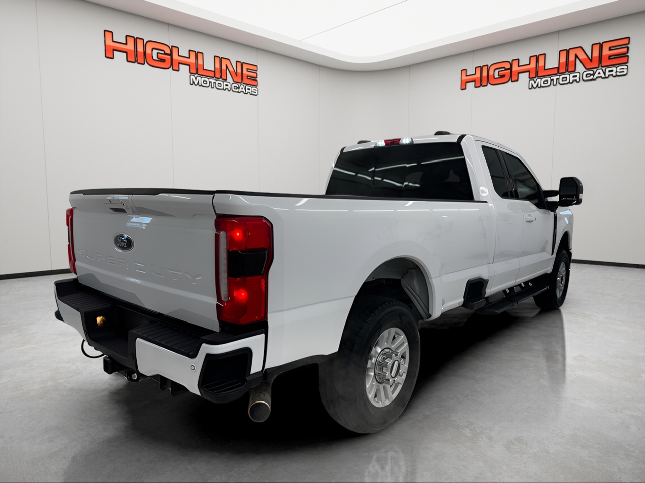 Ford Super Duty F-350 SRW XLT 4WD SuperCab 8' Box 2023
