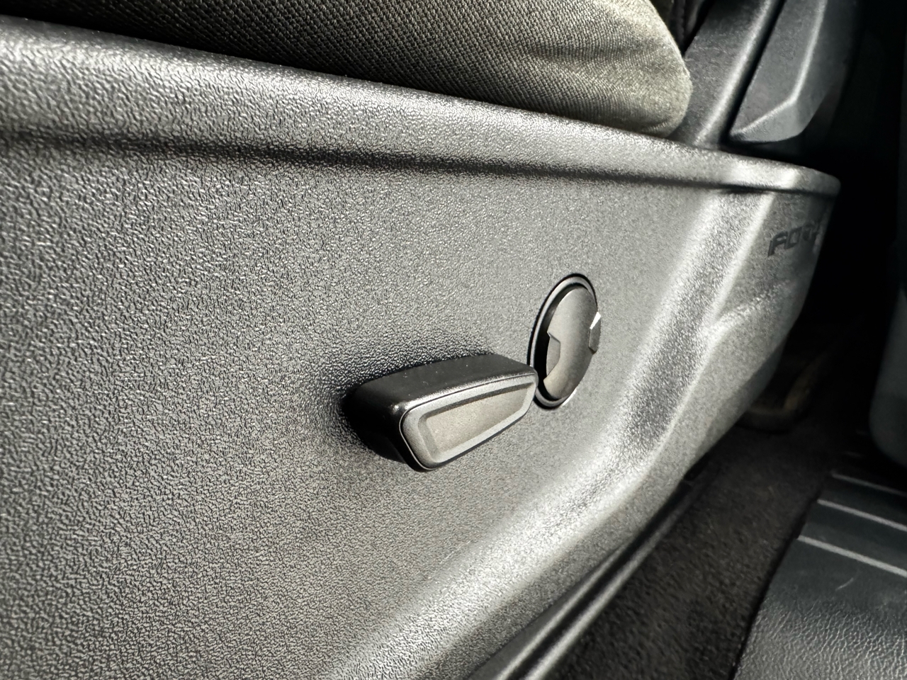 Ford Super Duty F-350 SRW XLT 4WD SuperCab 8' Box 2023