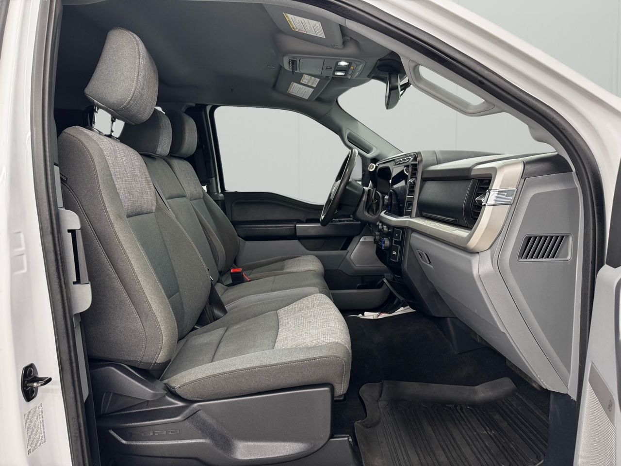 Ford Super Duty F-350 SRW XLT 4WD SuperCab 8' Box 2023