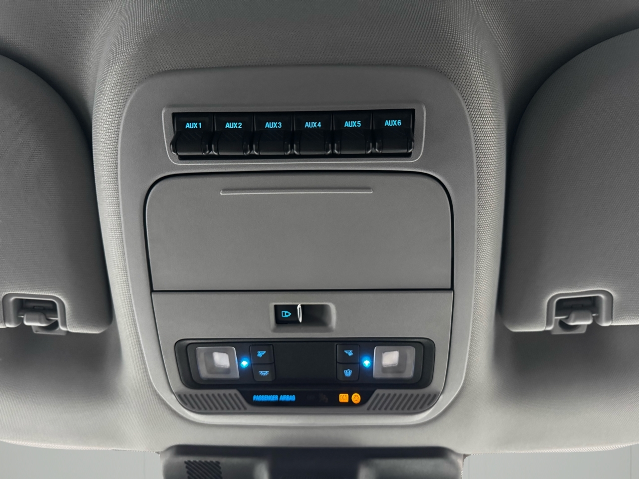 Ford Super Duty F-350 SRW XLT 4WD SuperCab 8' Box 2023