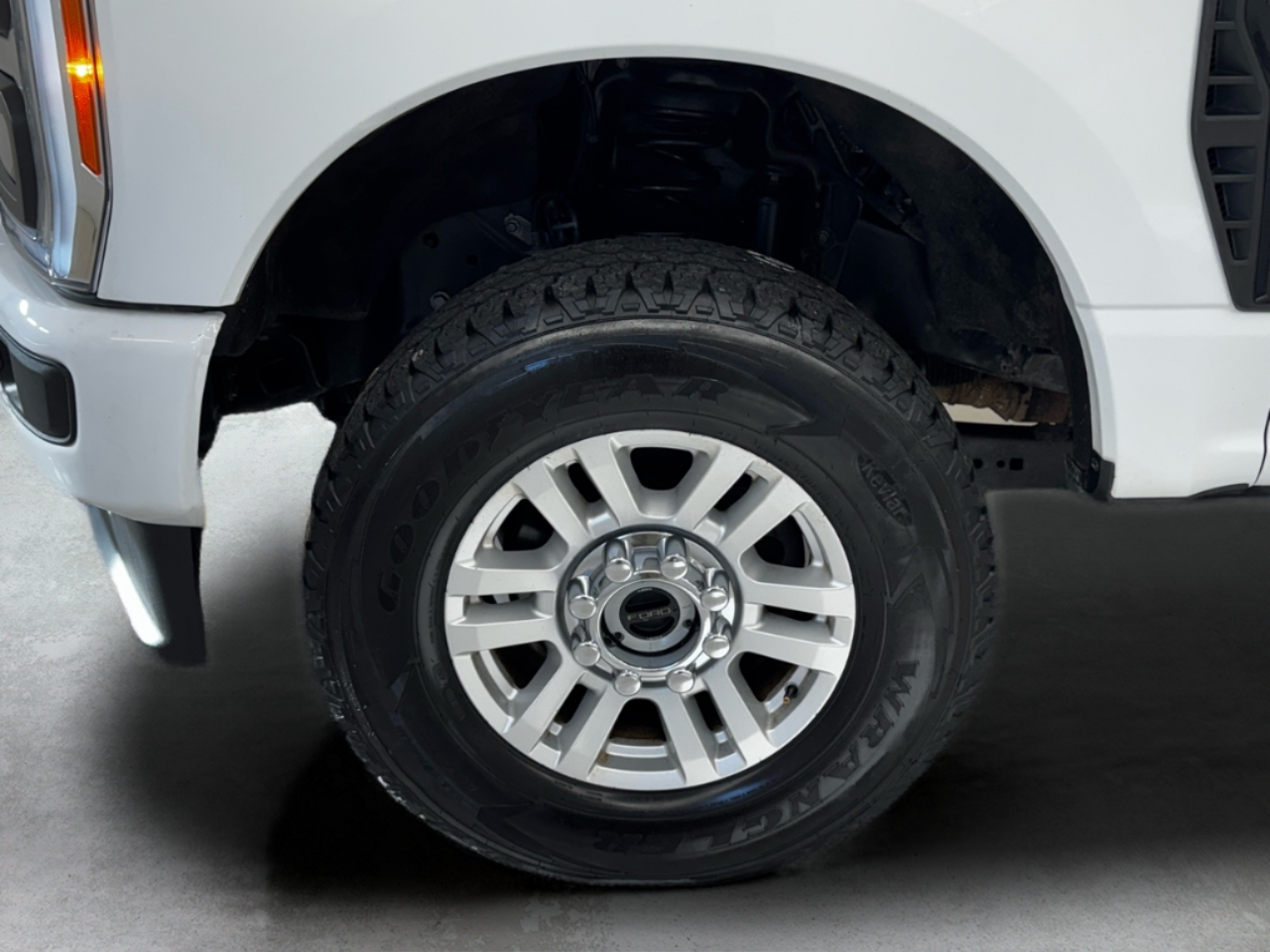 Ford Super Duty F-350 SRW XLT 4WD SuperCab 8' Box 2023