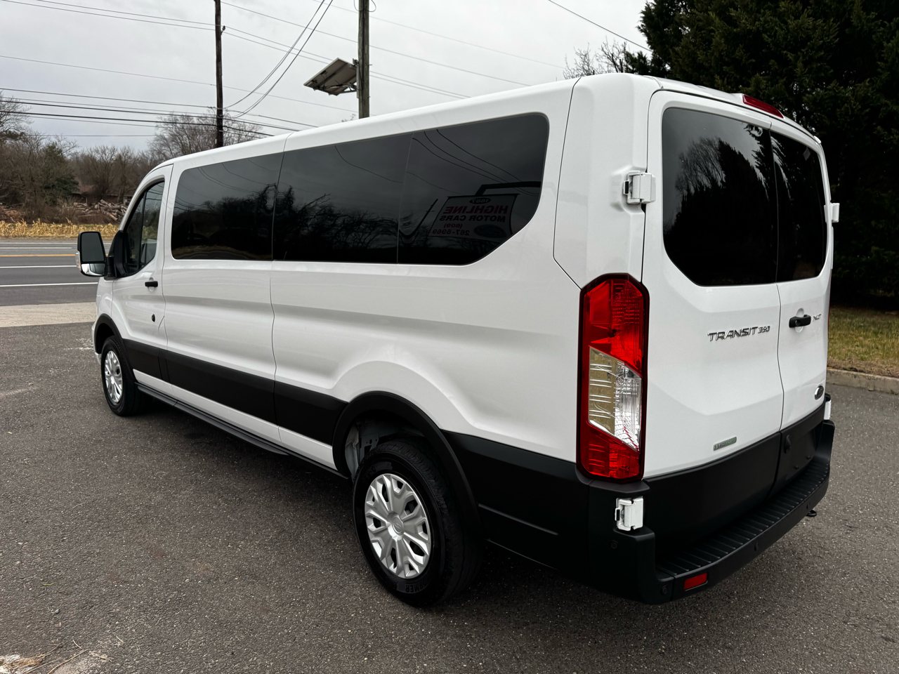 Ford Transit Passenger Wagon T-350 148" Low Roof XLT RWD 2023