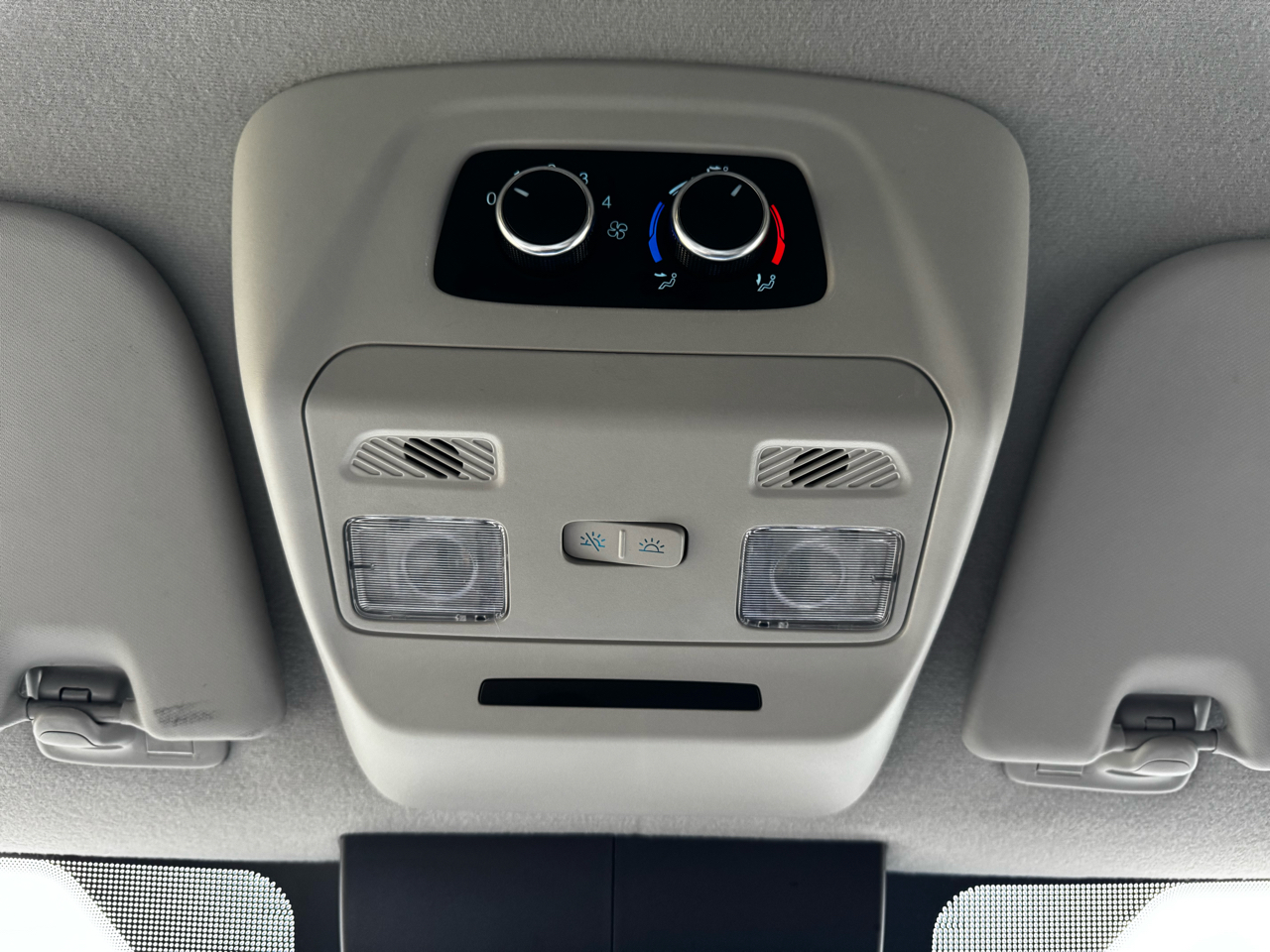 Ford Transit Passenger Wagon T-350 148" Low Roof XLT RWD 2023