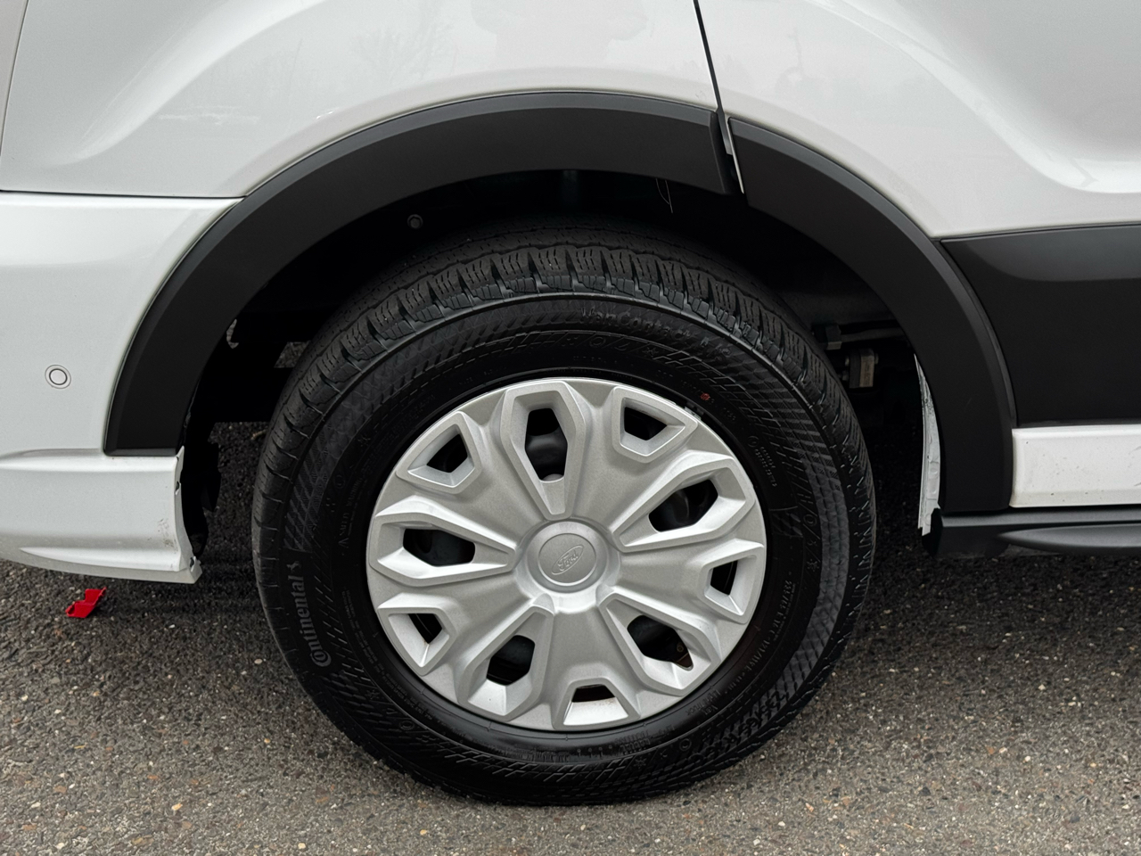 Ford Transit Passenger Wagon T-350 148" Low Roof XLT RWD 2023