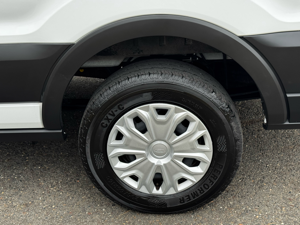 Ford Transit Passenger Wagon T-350 148" Low Roof XLT RWD 2023