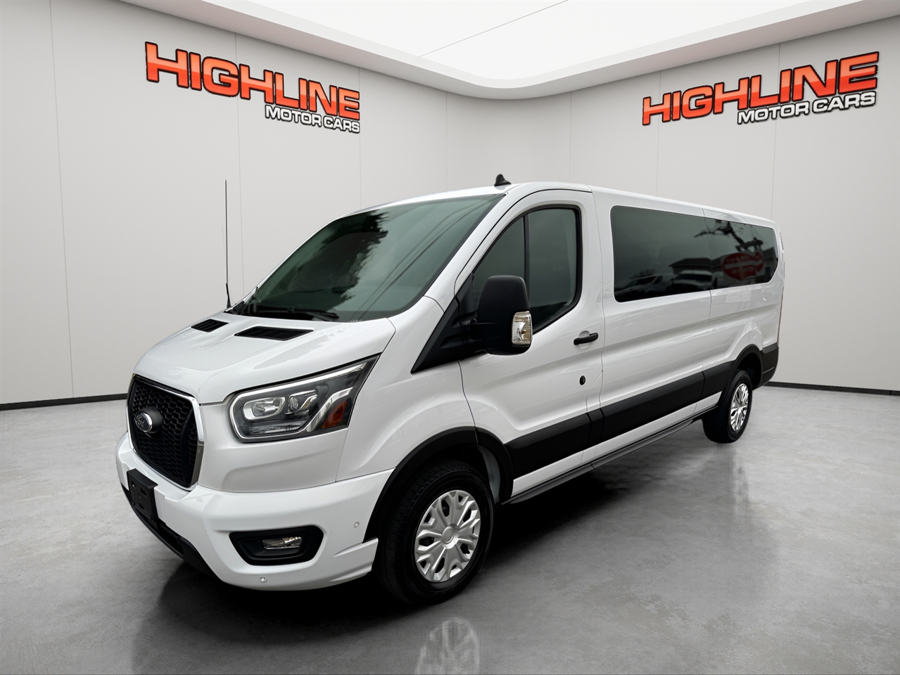 2023 Ford Transit Passenger Wagon T-350 148" Low Roof XLT RWD