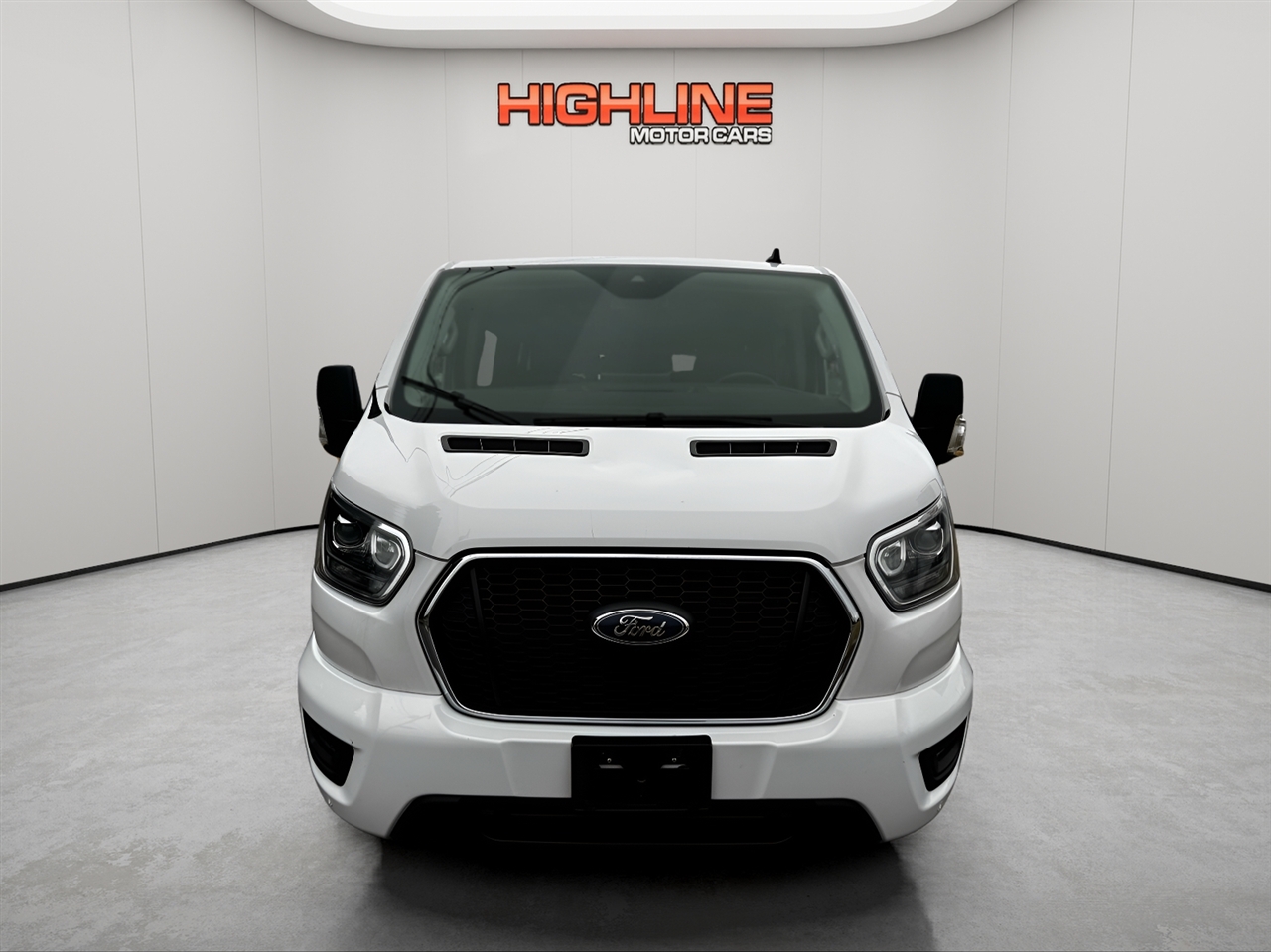 Ford Transit Passenger Wagon T-350 148" Low Roof XLT RWD 2023