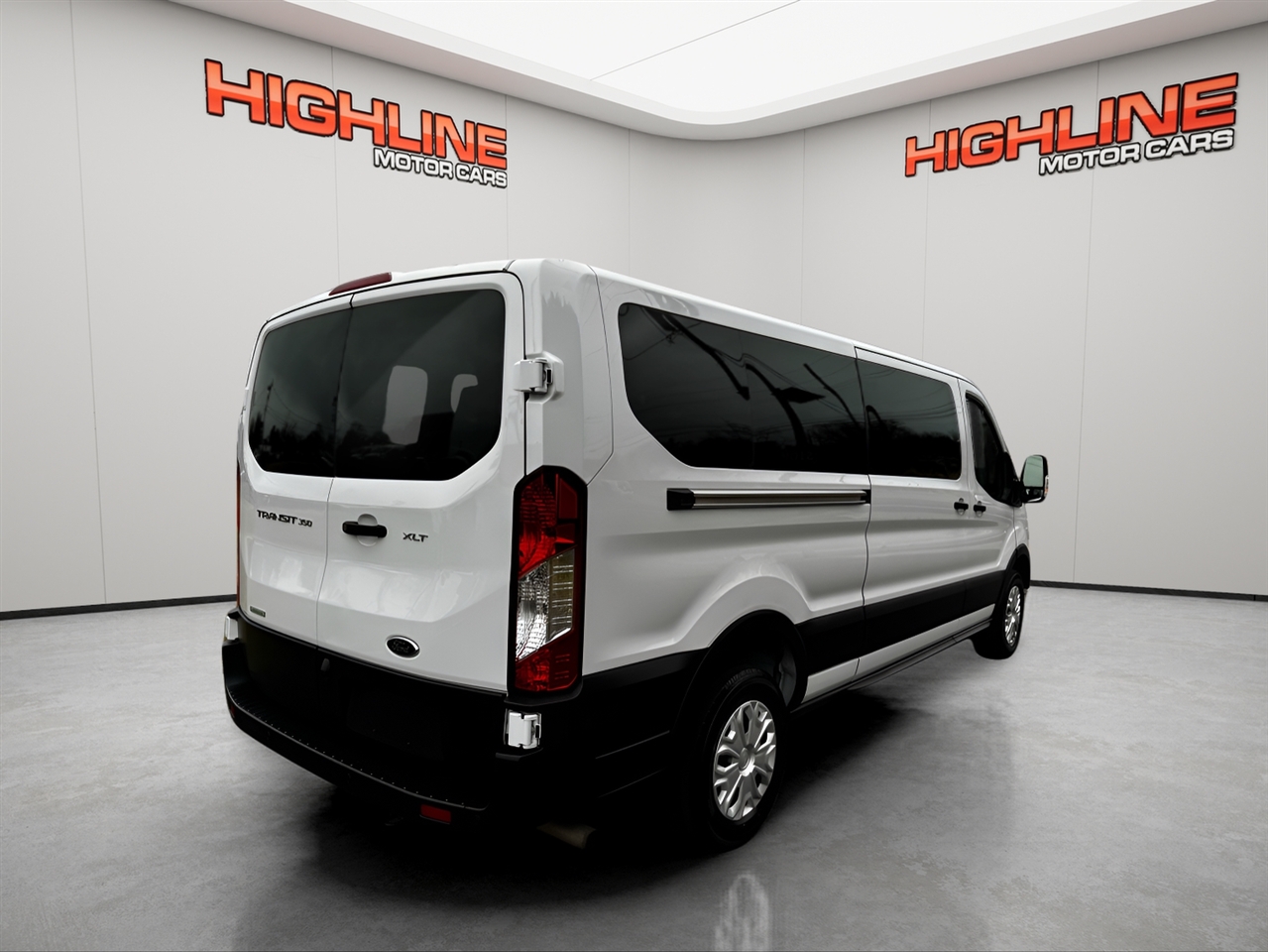 Ford Transit Passenger Wagon T-350 148" Low Roof XLT RWD 2023