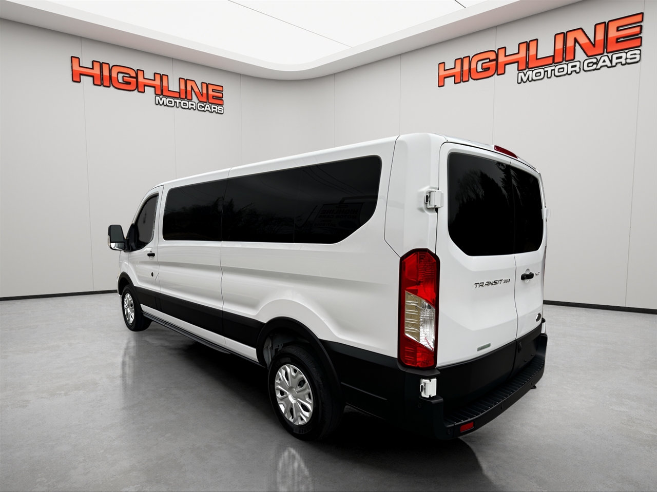 Ford Transit Passenger Wagon T-350 148" Low Roof XLT RWD 2023