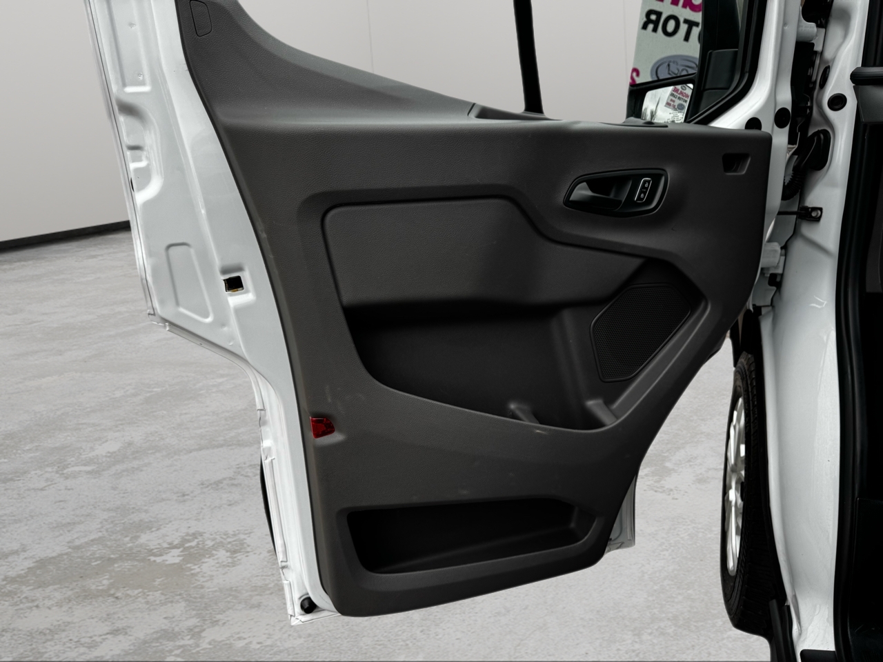 Ford Transit Passenger Wagon T-350 148" Low Roof XLT RWD 2023