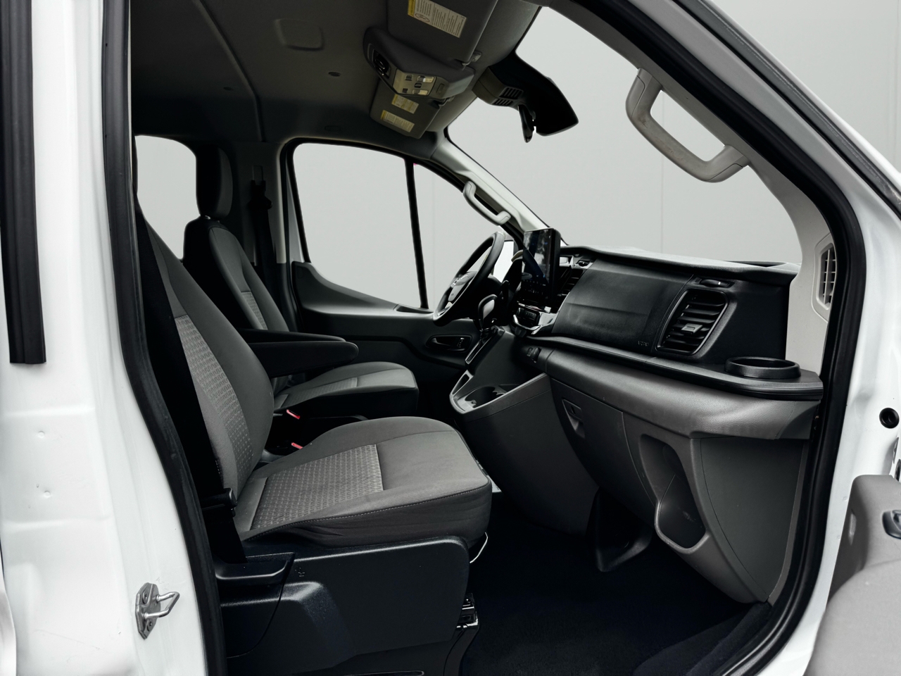 Ford Transit Passenger Wagon T-350 148" Low Roof XLT RWD 2023