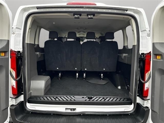 Ford Transit Passenger Wagon T-350 148" Low Roof XLT RWD 2023