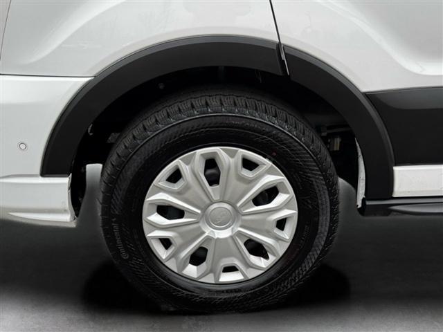 Ford Transit Passenger Wagon T-350 148" Low Roof XLT RWD 2023