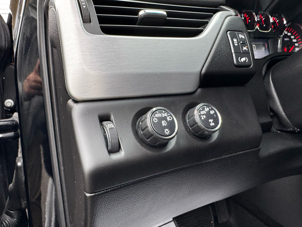 GMC Yukon 4WD 4dr SLT 2016