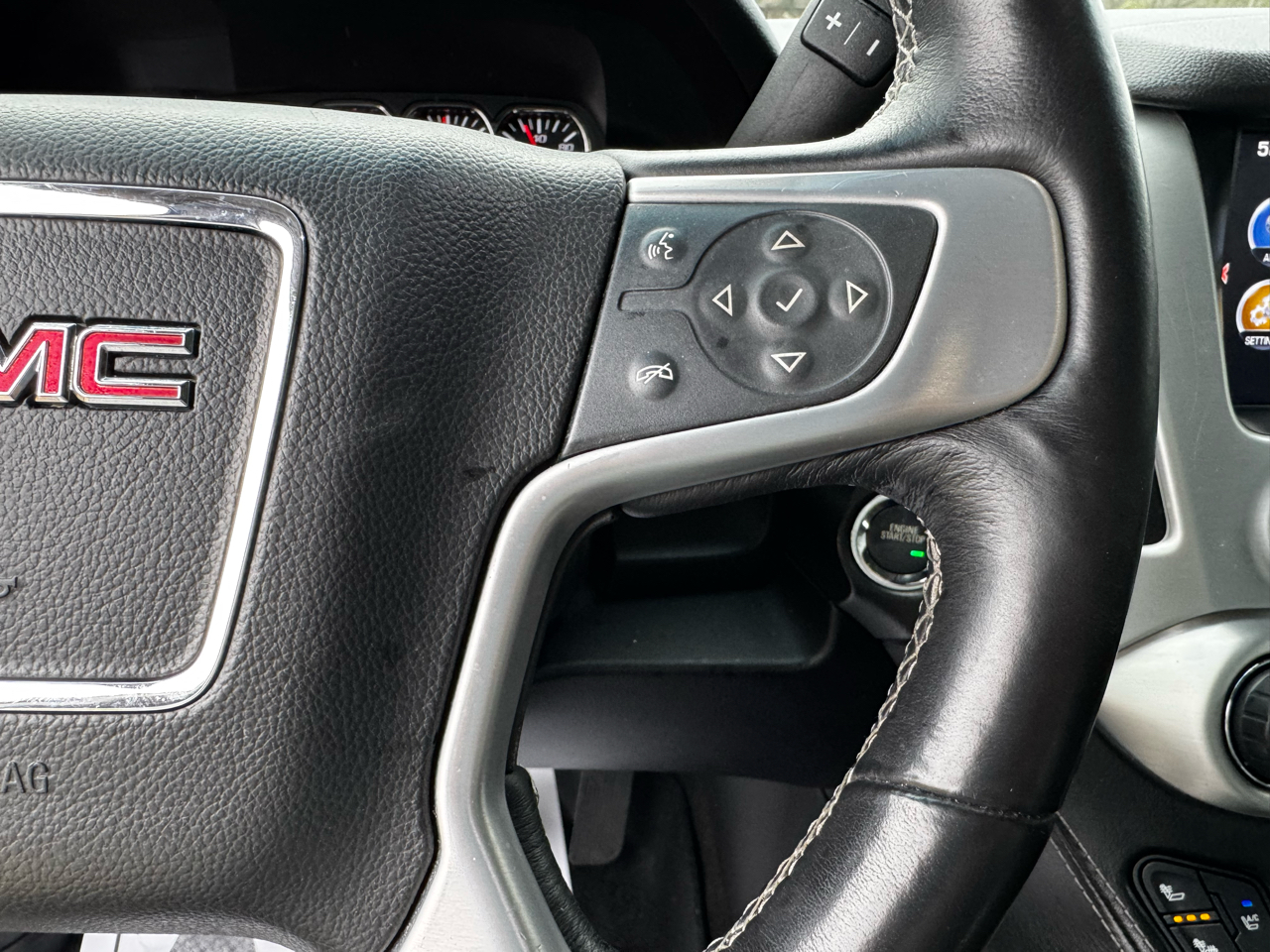 GMC Yukon 4WD 4dr SLT 2016