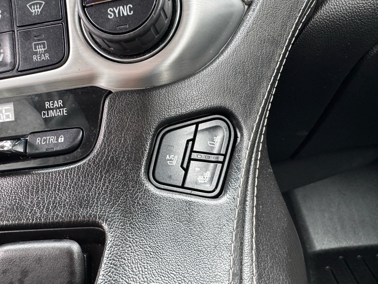 GMC Yukon 4WD 4dr SLT 2016