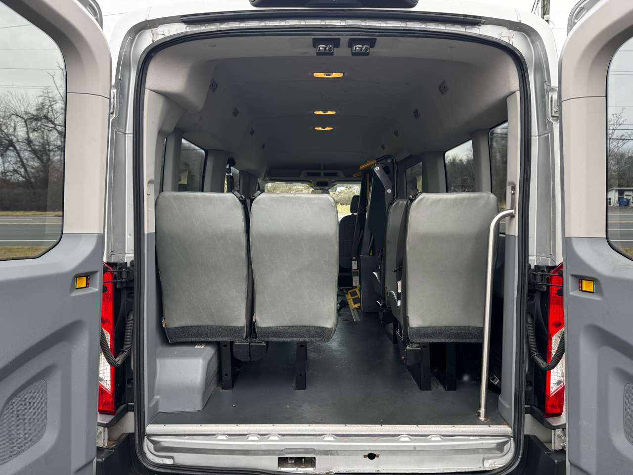 Ford Transit Passenger Wagon T-350 148" Med Roof XLT Sliding RH Dr 2018