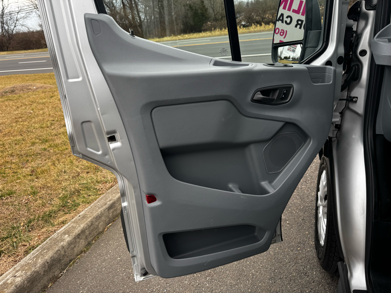 Ford Transit Passenger Wagon T-350 148" Med Roof XLT Sliding RH Dr 2018