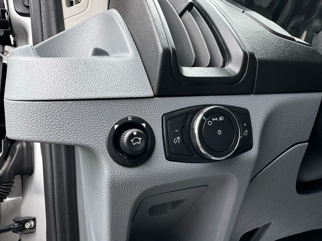 Ford Transit Passenger Wagon T-350 148" Med Roof XLT Sliding RH Dr 2018