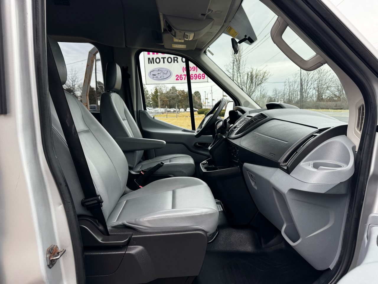 Ford Transit Passenger Wagon T-350 148" Med Roof XLT Sliding RH Dr 2018