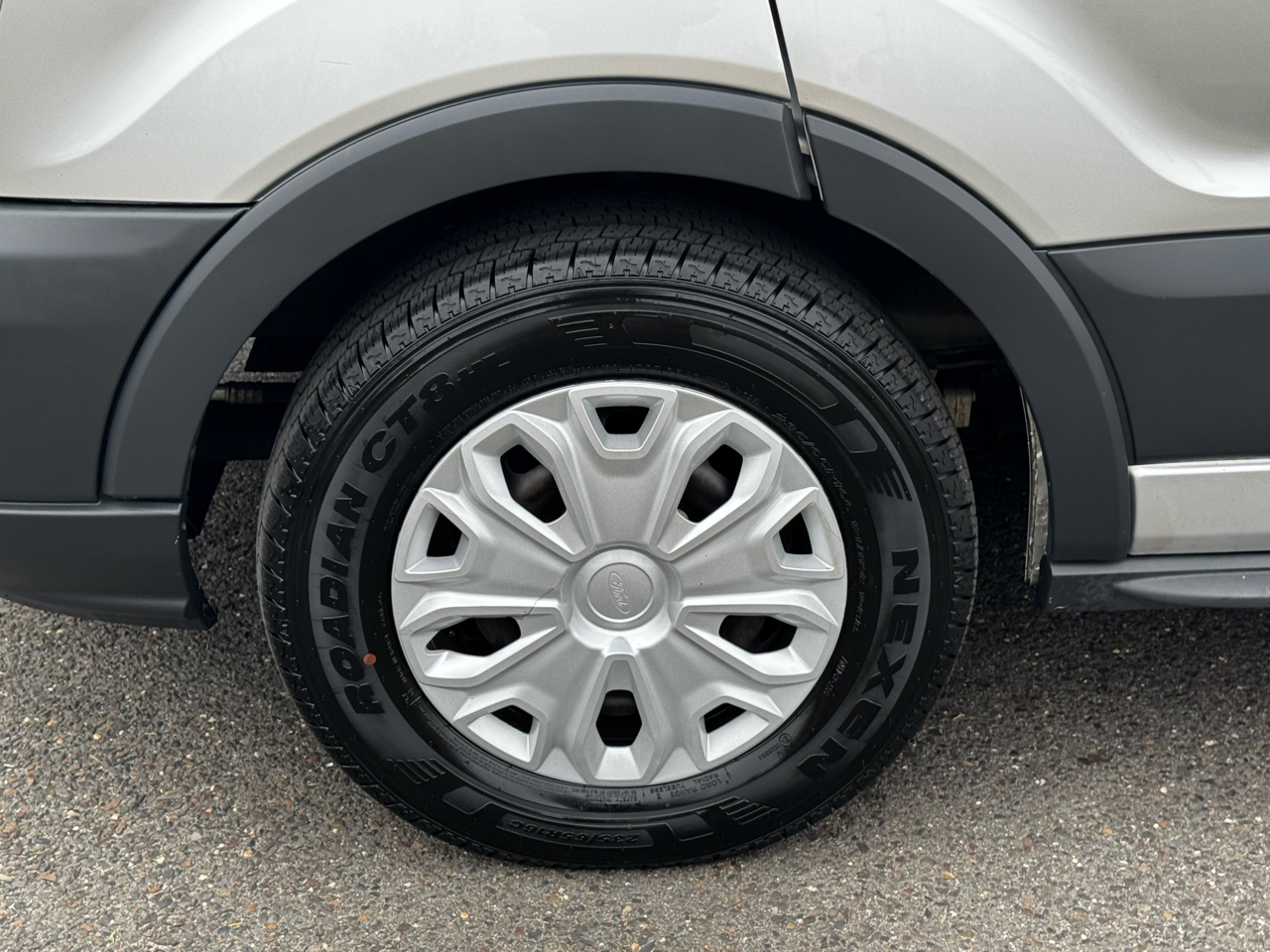 Ford Transit Passenger Wagon T-350 148" Med Roof XLT Sliding RH Dr 2018