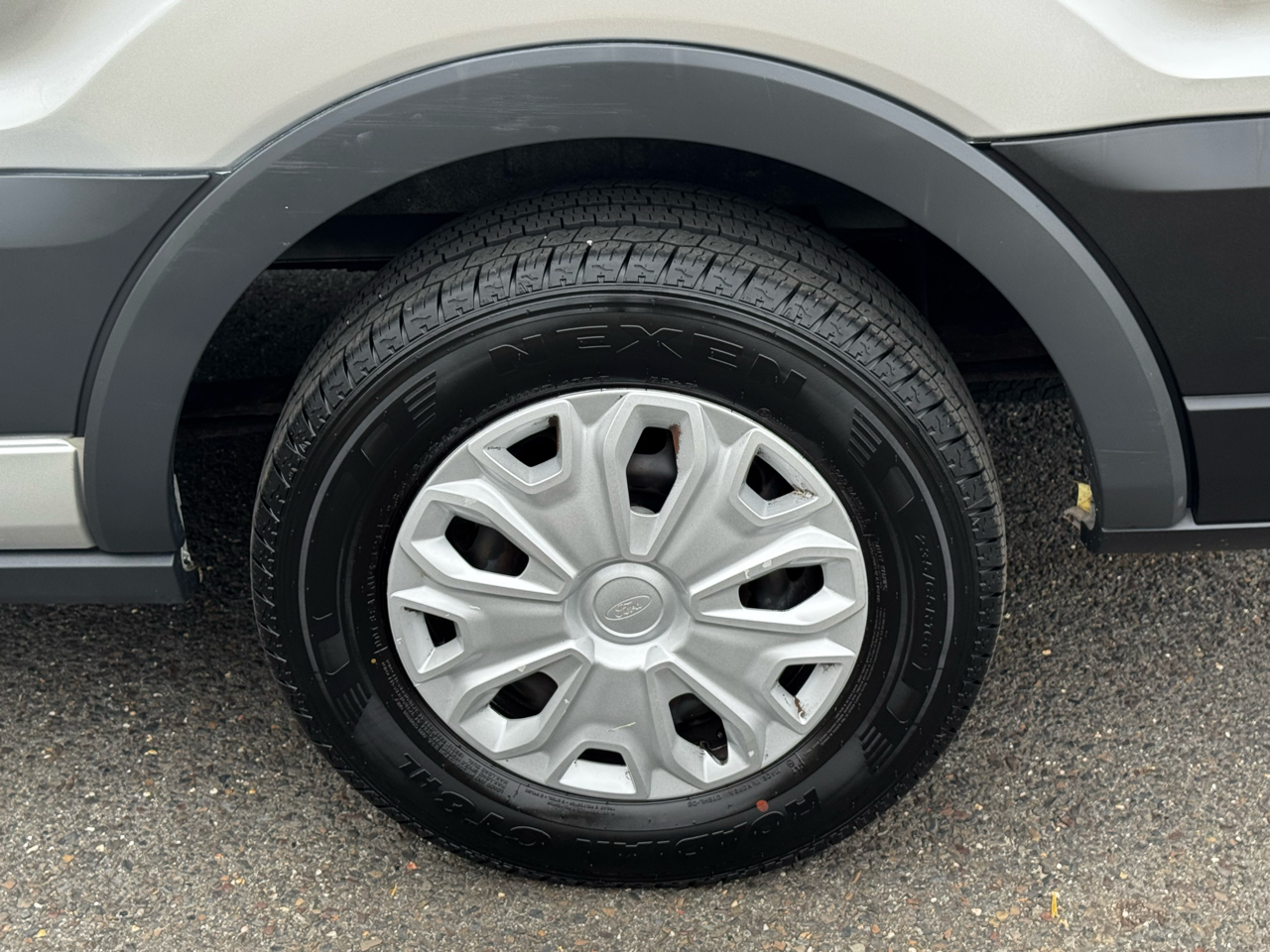 Ford Transit Passenger Wagon T-350 148" Med Roof XLT Sliding RH Dr 2018