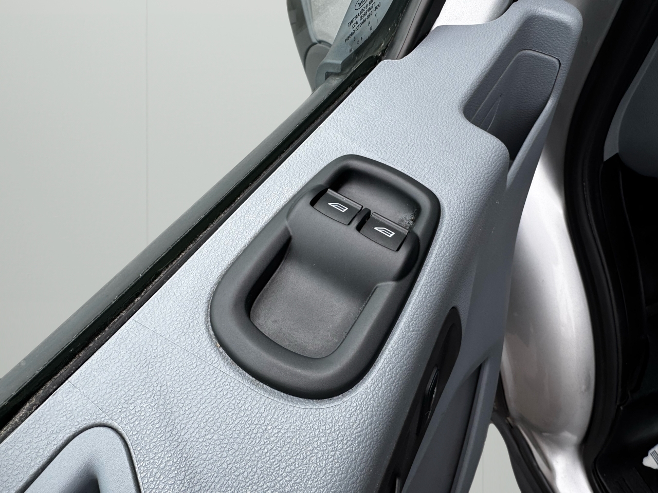 Ford Transit Passenger Wagon T-350 148" Med Roof XLT Sliding RH Dr 2018