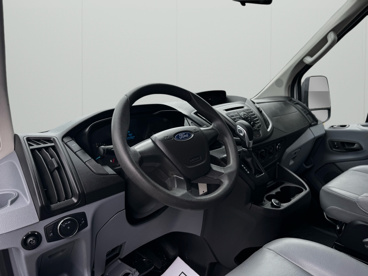 Ford Transit Passenger Wagon T-350 148" Med Roof XLT Sliding RH Dr 2018