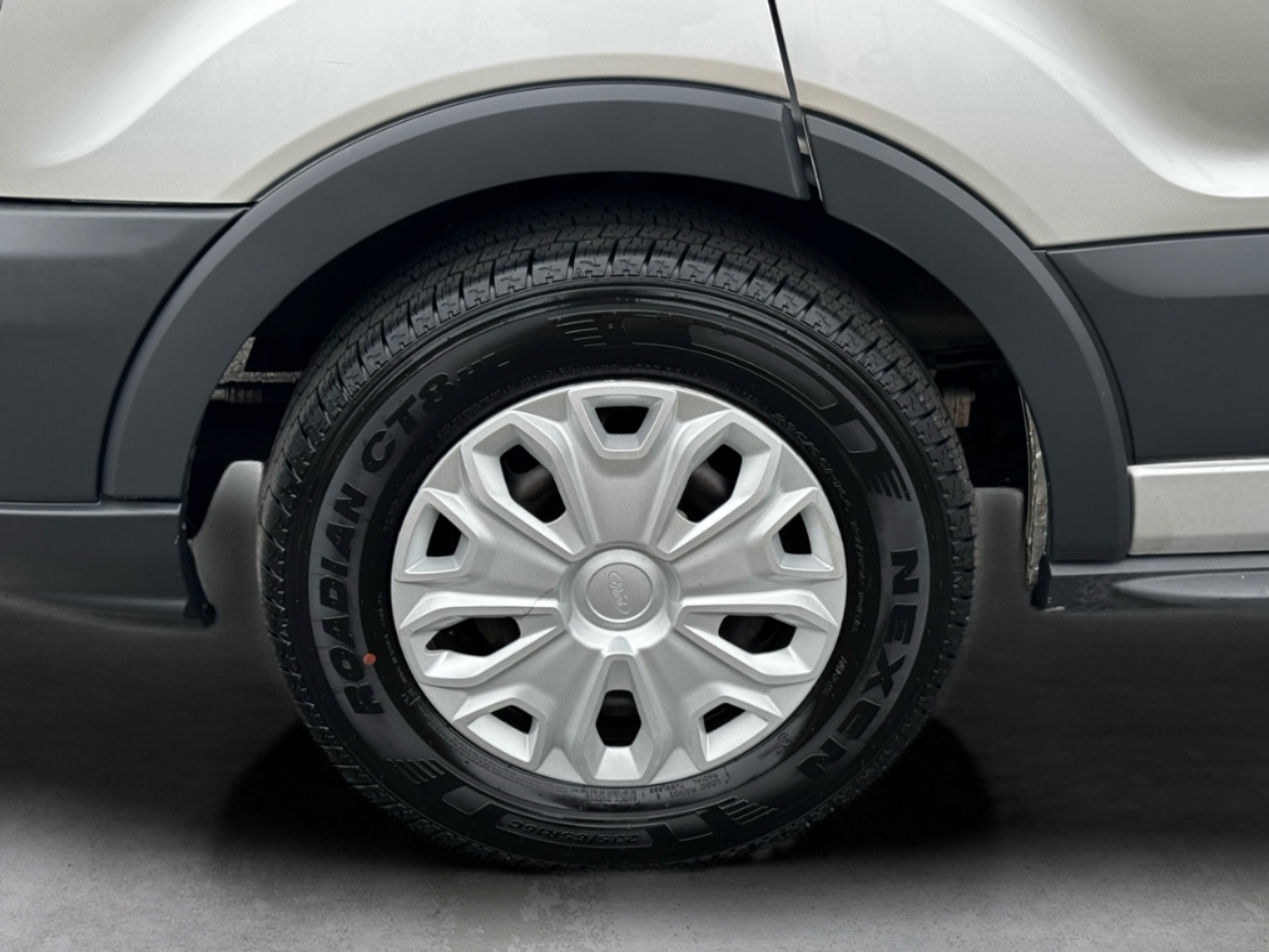 Ford Transit Passenger Wagon T-350 148" Med Roof XLT Sliding RH Dr 2018