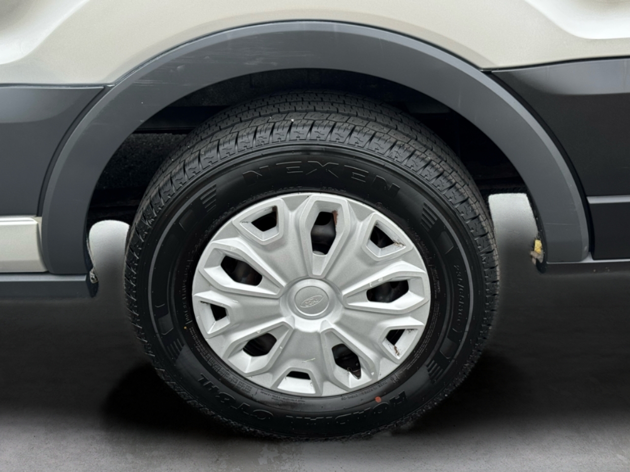 Ford Transit Passenger Wagon T-350 148" Med Roof XLT Sliding RH Dr 2018