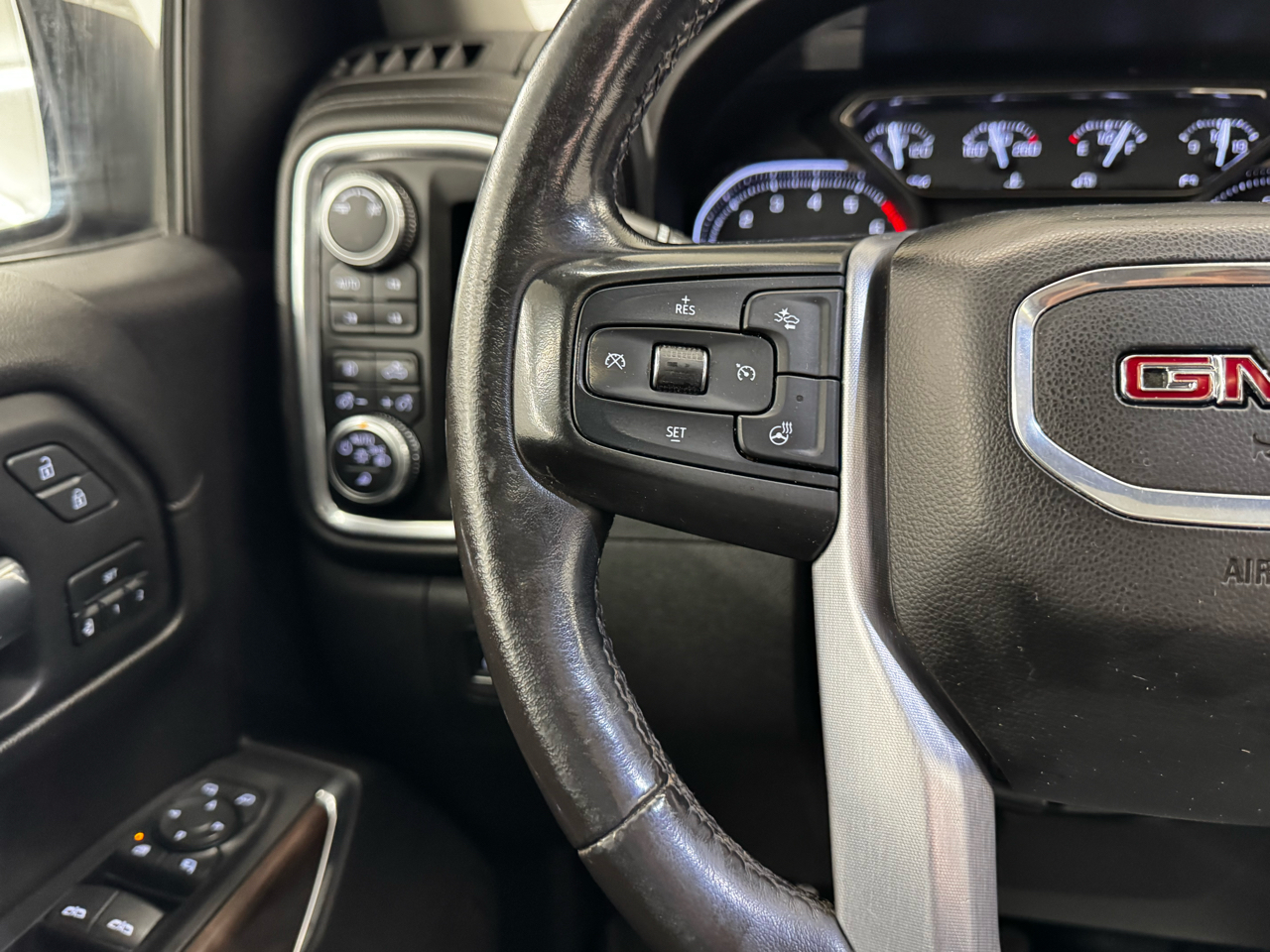 GMC Sierra 1500 4WD Crew Cab 147" SLT 2019