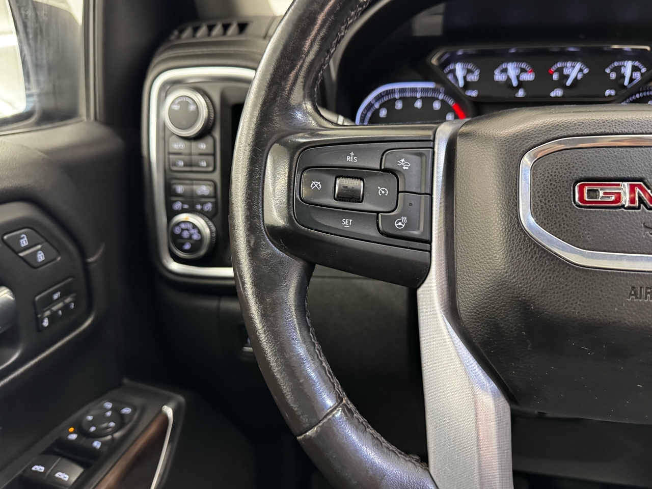 GMC Sierra 1500 4WD Crew Cab 147" SLT 2019