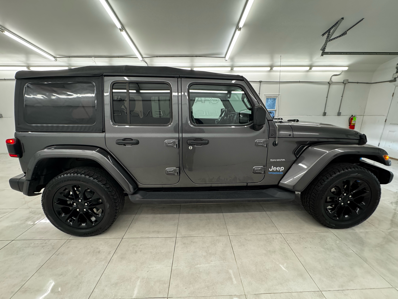 Jeep Wrangler 4xe Unlimited Sahara 4x4 2022