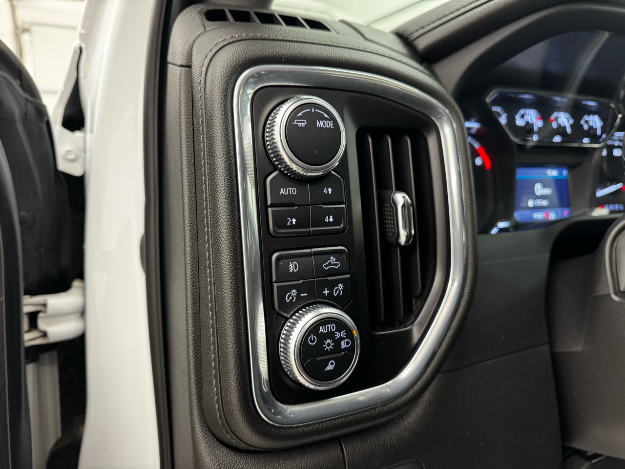 GMC Sierra 1500 Limited 4WD Crew Cab 147" SLT 2022