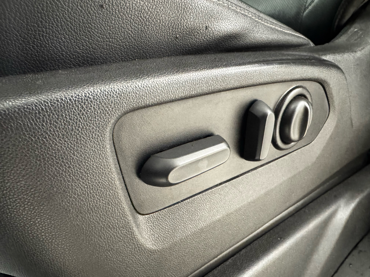 GMC Sierra 1500 Limited 4WD Crew Cab 147" SLT 2022