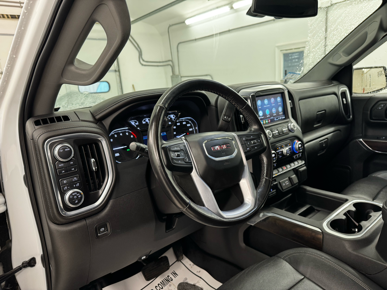 GMC Sierra 1500 Limited 4WD Crew Cab 147" SLT 2022