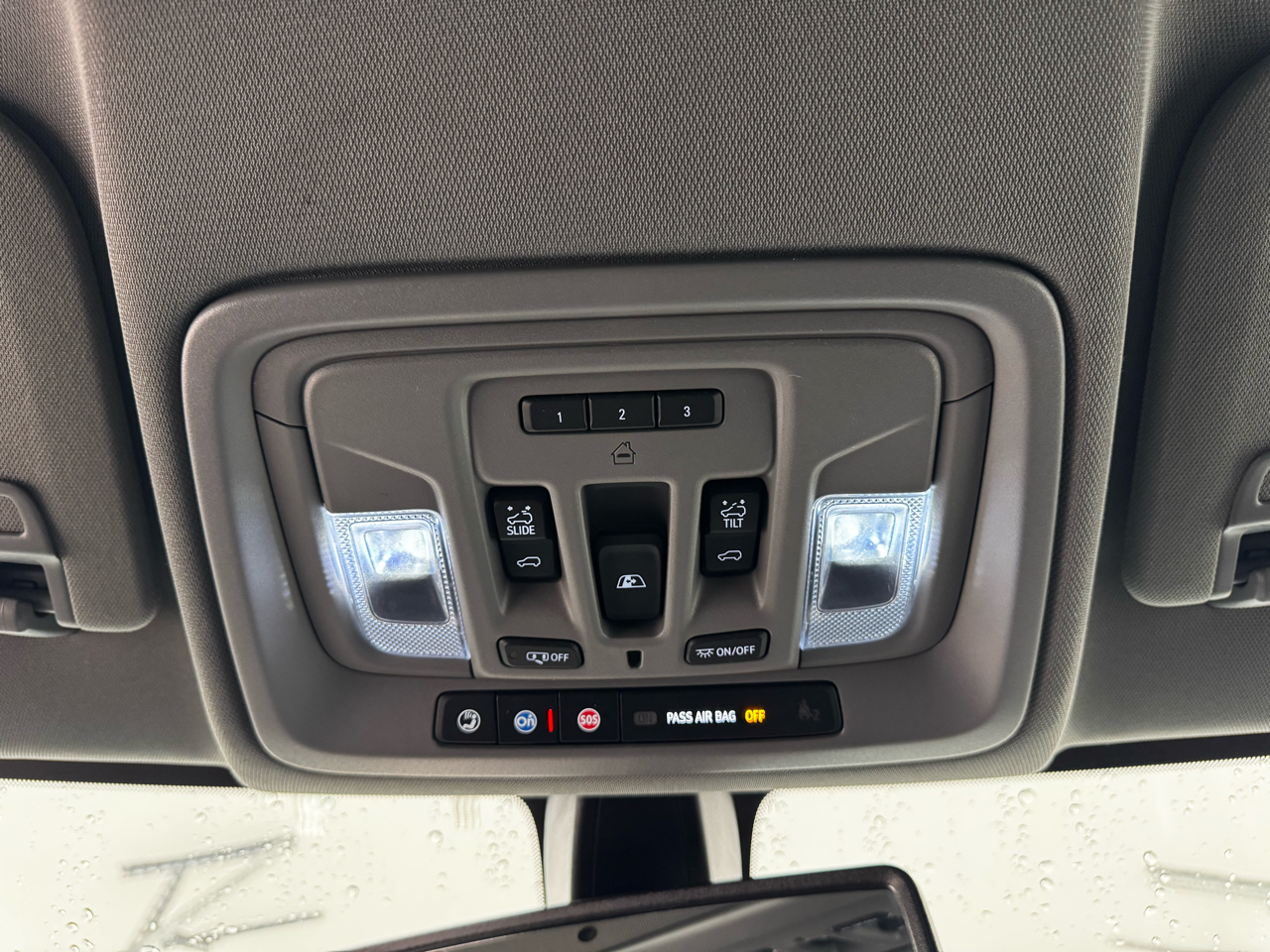 GMC Sierra 1500 Limited 4WD Crew Cab 147" SLT 2022