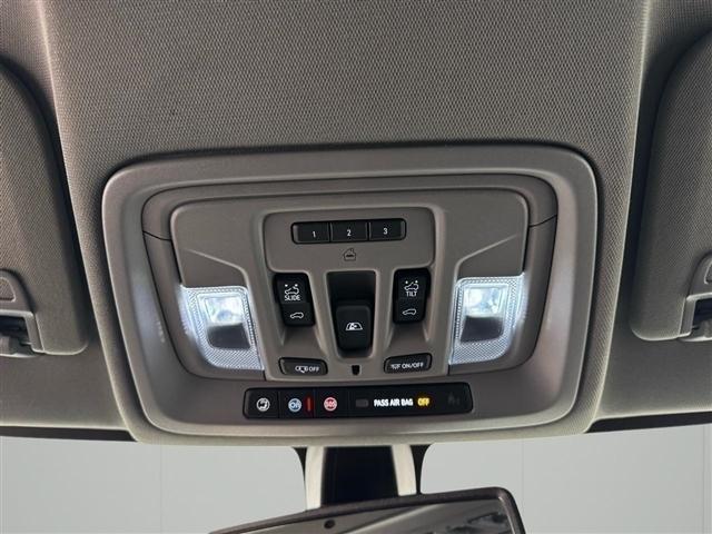 GMC Sierra 1500 Limited 4WD Crew Cab 147" SLT 2022